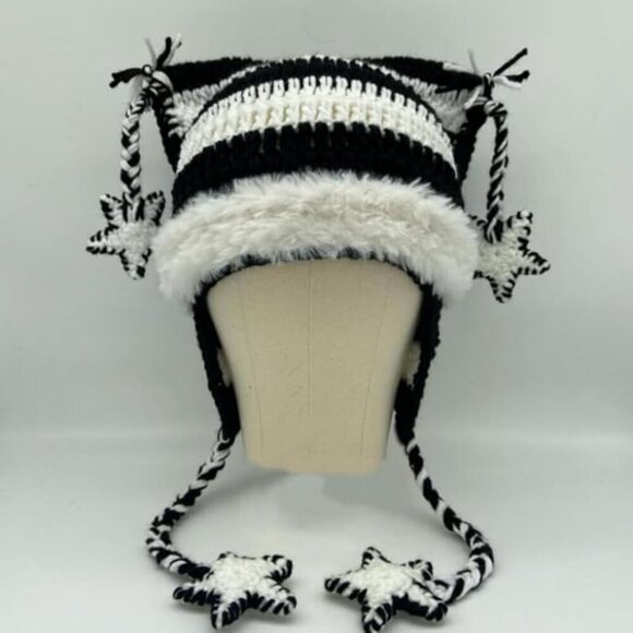 Women’s Knit Beanie with Cat Ears Stars Pattern Cozy Winter Hat Black Green